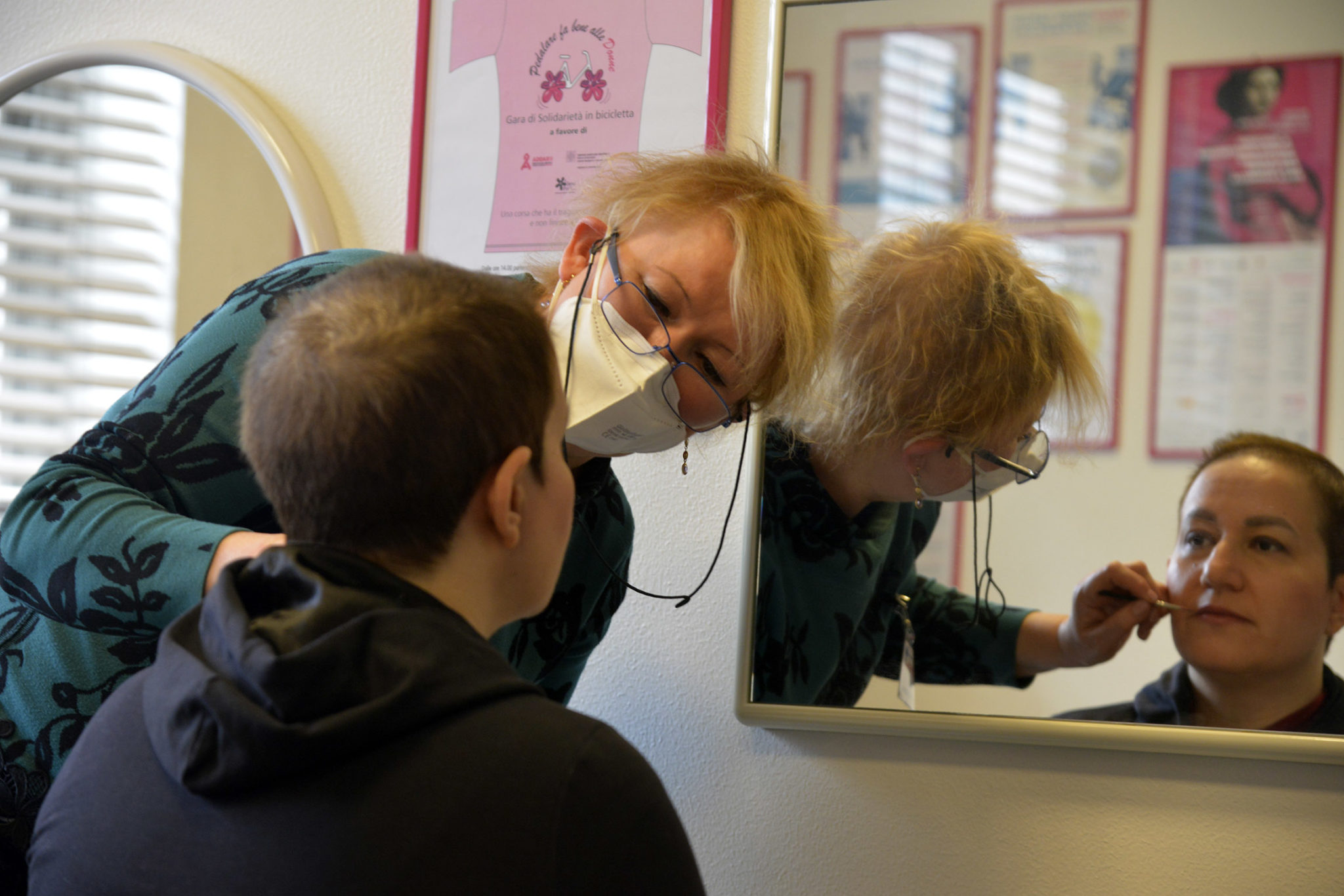 Bologna, make up per le donne in chemioterapia