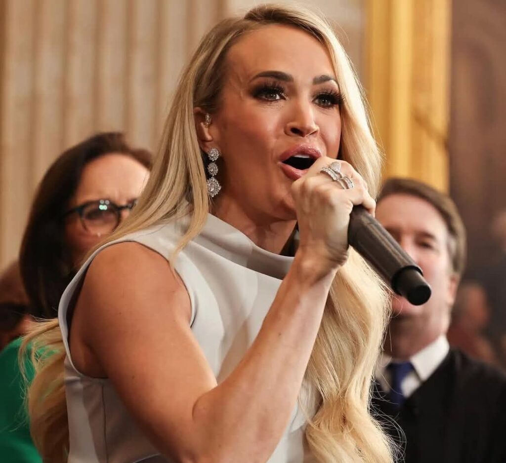 Inauguration Day, a Washington c’era anche un pezzo di Made in Italy (e di CNA) Artist: @carrieunderwood Stylist: @marinatoybina Pr Agency: @pr_solo